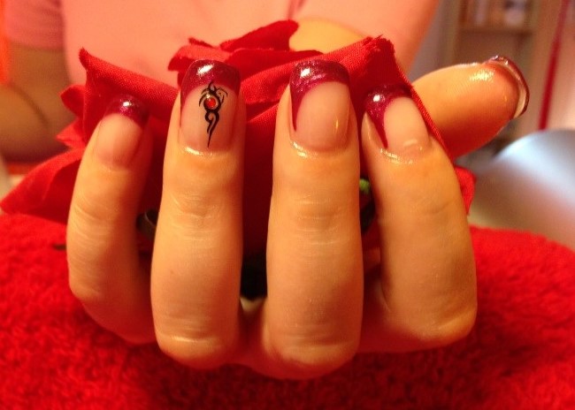 Fingernagel French