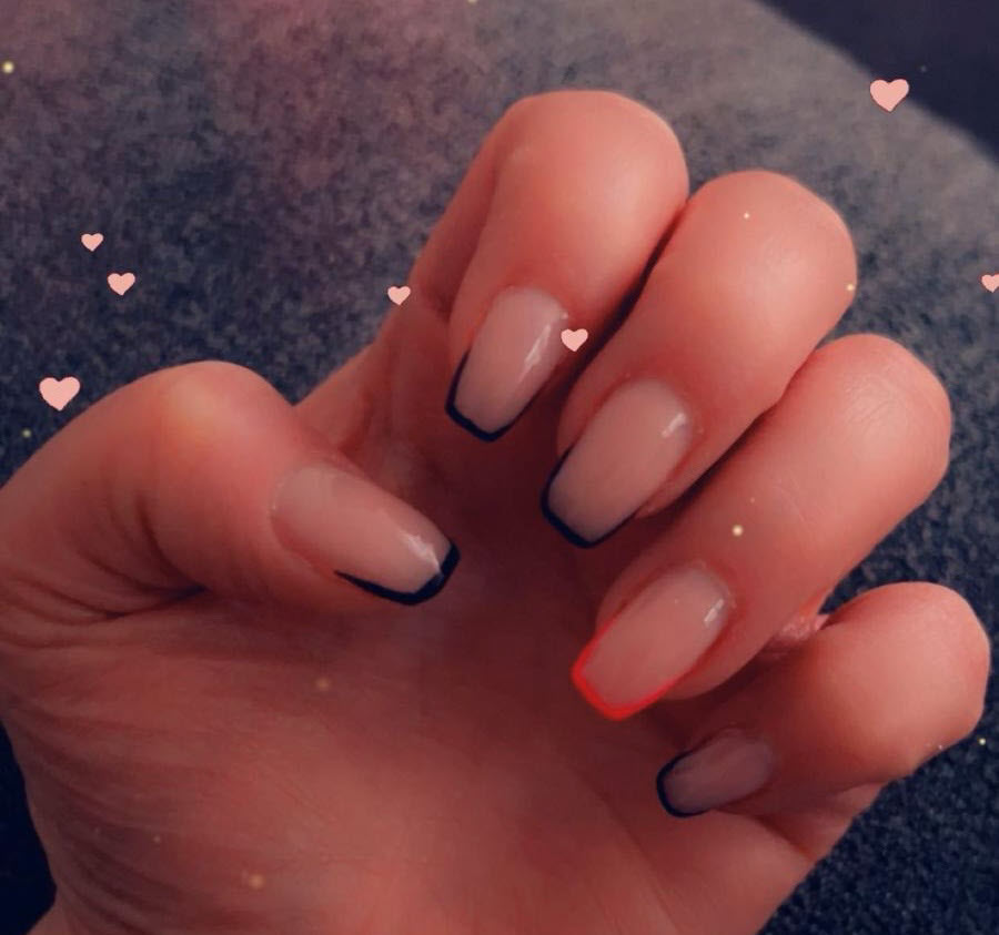 Fingernagel Strich